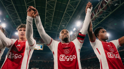 Highlights Ajax – FC Volendam | Bergwijn breekt ban