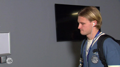 Ajacieden komen aan bij de Johan Cruijff ArenA