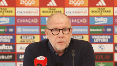 Volledige persconferentie met Fred Grim in aanloop naar FC Groningen-uit