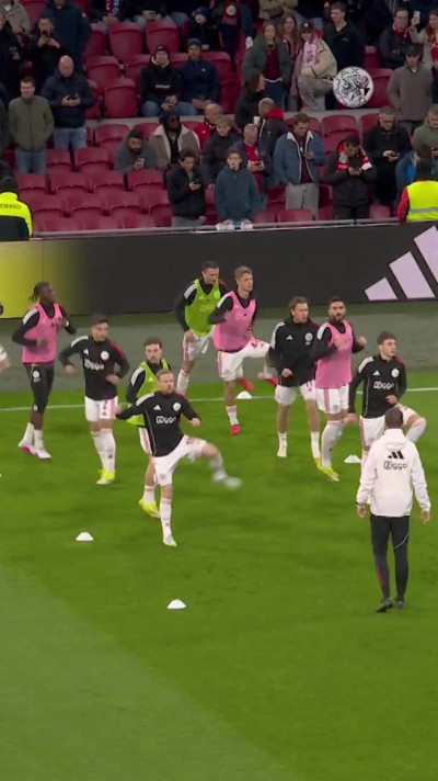 De warming-up voor Ajax - Sparta