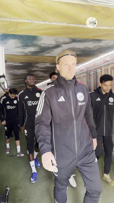 De warming-up van de Ajax-spelers