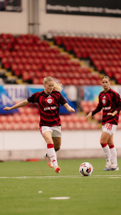 Warming-up van de Ajax Vrouwen
