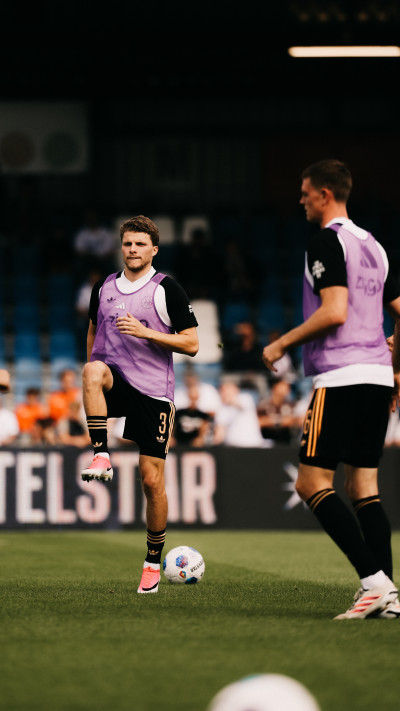 Opkomst voor warming-up Telstar - Ajax