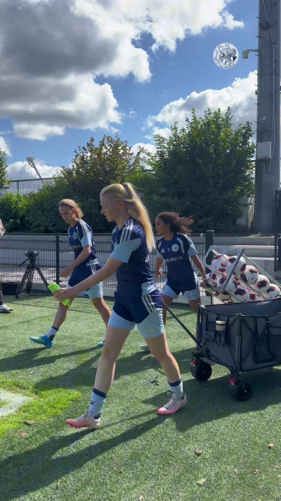Video Ajax Vrouwen opkomst