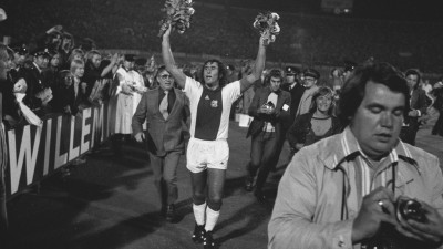 Sjaak Swart debuteert 70 jaar geleden: balkon voor 'Mister Ajax'