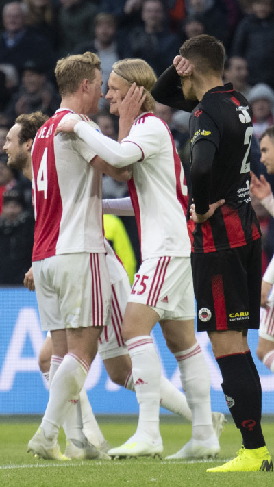 Uit het archief: slimmigheidje van Ziyech, koelbloedigheid van Dolberg