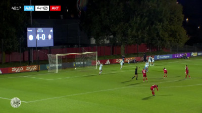 Vijfde goal in de eerste helft