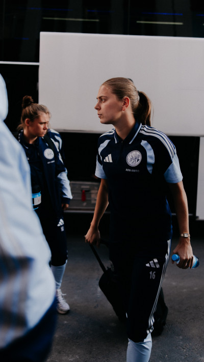 De aankomst van de Ajacieden bij WFC Aktobe