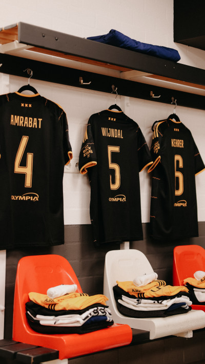 Onze shirts in het stadion van Sparta