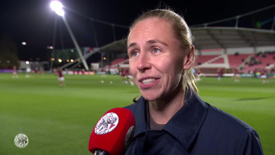 Anouk Bruil voorafgaand aan Ajax - Malmö FF